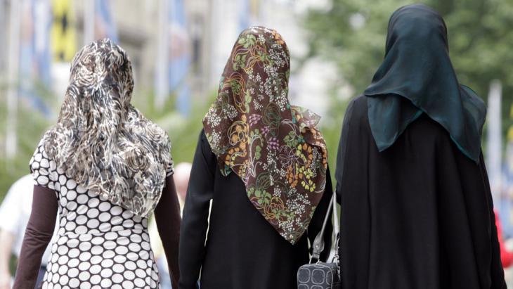 Germania: Când, brusc, fiica poartă vălul islamic